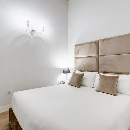 Spanish Queen Apartment Rome
