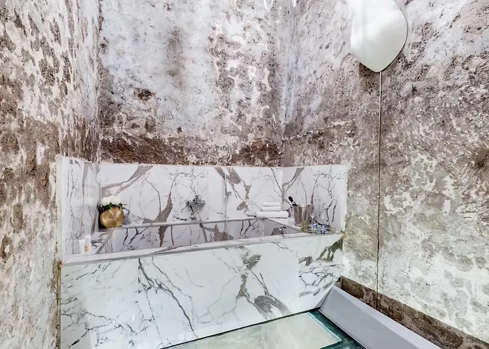 Spanish Queen Apartment *