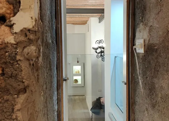 Spanish Queen Apartment