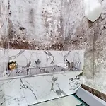 Spanish Queen Apartment *